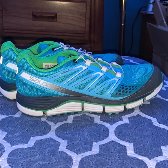 Running shoes - Picture 3 of 3